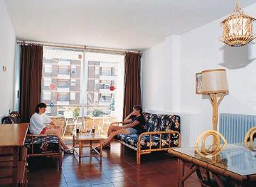 Holiday Center Hotel 2*
